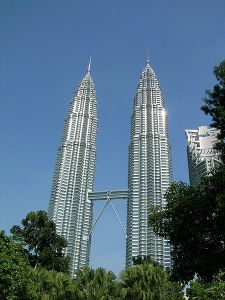 450px-KLCC_twin_towers2